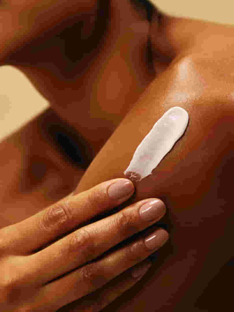 003L01800029_CHA_BRANCO_HIDRATANTE_DEO_CORPORAL_150G_6.jpg