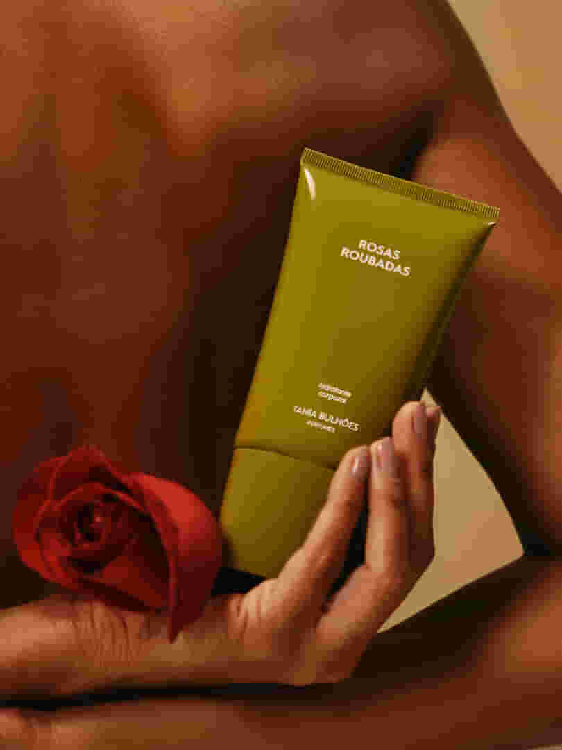003L01800031_ROSAS_ROUBADAS_HIDRATANTE_DEO_CORPORAL_150G_5.jpg