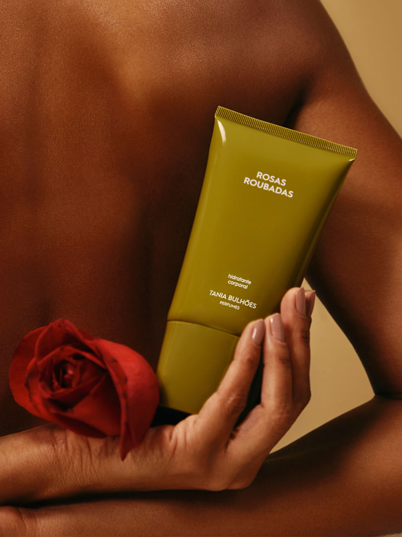 003L01800031_ROSAS_ROUBADAS_HIDRATANTE_DEO_CORPORAL_150G_5.jpg