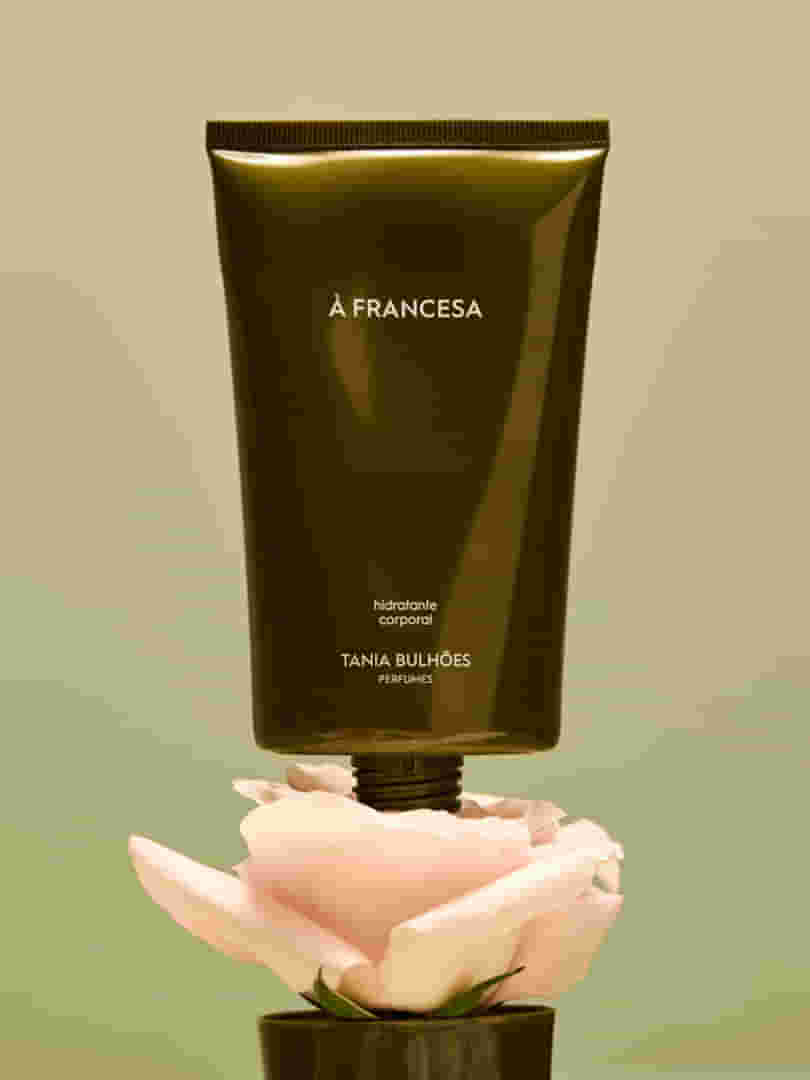 003L01800034_A_FRANCESA_HIDRATANTE_DEO_CORPORAL_150G_4.jpg