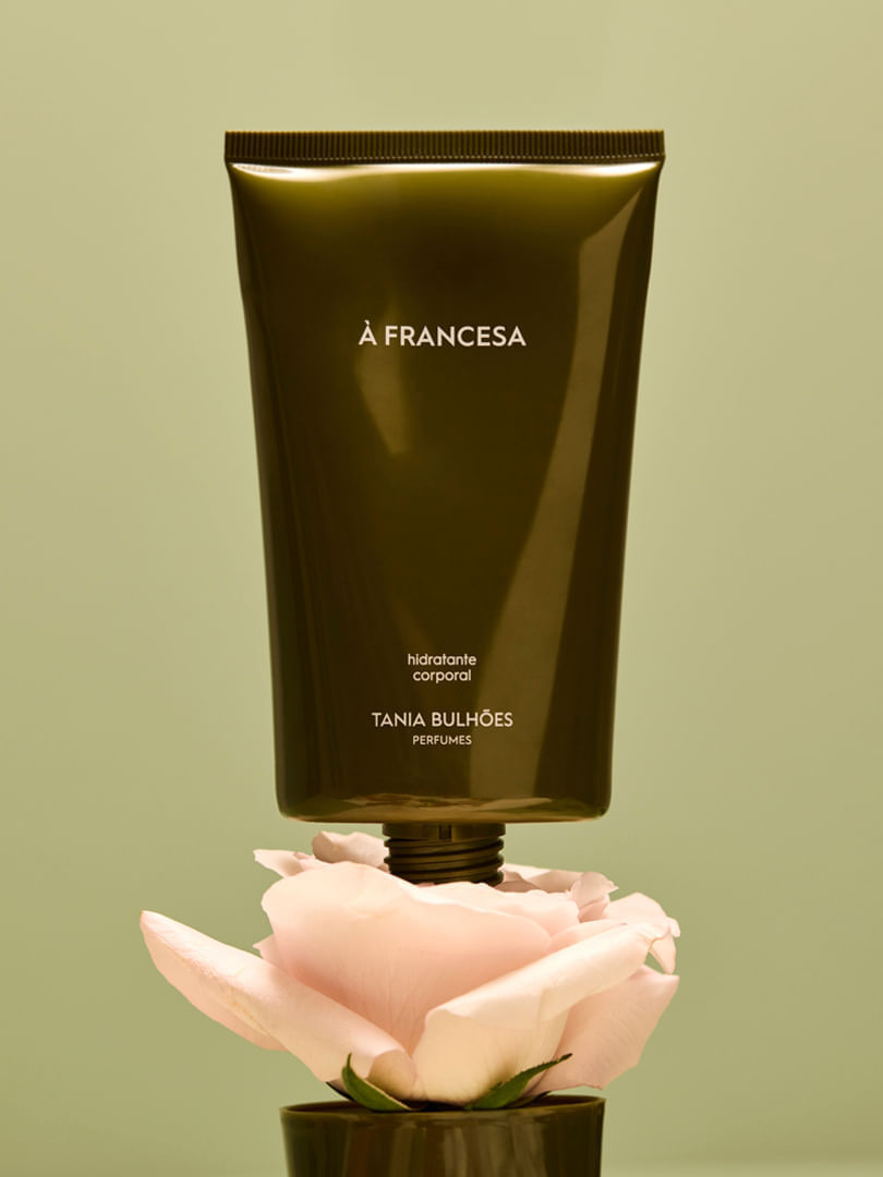 003L01800034_A_FRANCESA_HIDRATANTE_DEO_CORPORAL_150G_4.jpg