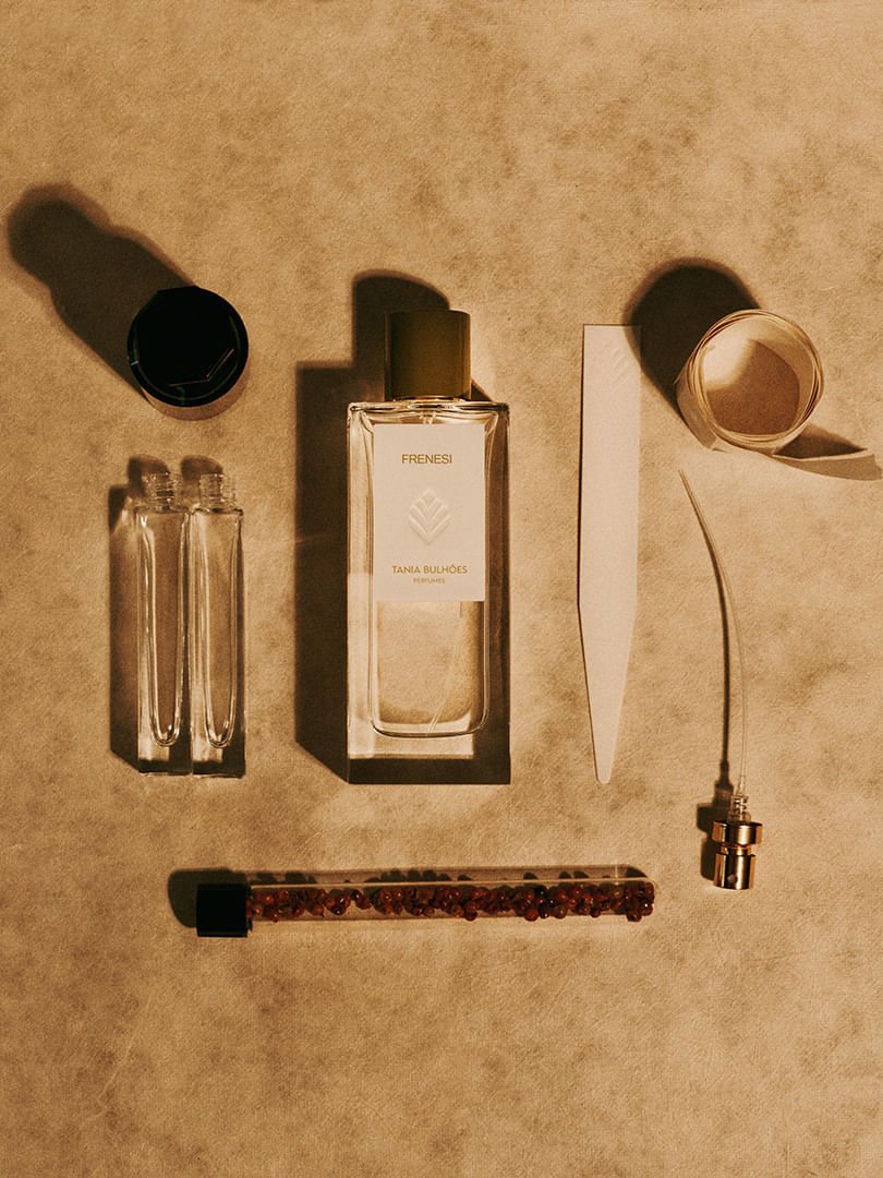 003002800003_Frenesi_Eau_de_Parfum_80ml_2--1-.jpg